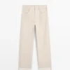 Jeans de pierna recta con dobladillo Jeans de pierna recta con dobladillo