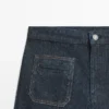 Jeans de talle alto con corte acampanado y bolsillos Jeans de talle alto con corte acampanado y bolsillos