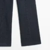 Jeans de talle alto con corte acampanado y bolsillos Jeans de talle alto con corte acampanado y bolsillos
