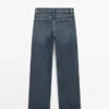 Jeans de tiro medio y pierna ancha Jeans de tiro medio y pierna ancha