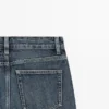 Jeans de tiro medio y pierna ancha Jeans de tiro medio y pierna ancha