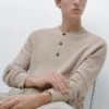 Jerséu de punto de algodón con cuello Henley Jerséu de punto de algodón con cuello Henley