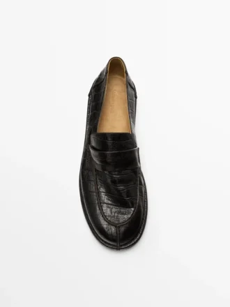 Mocasines con relieve imitación cocodrilo