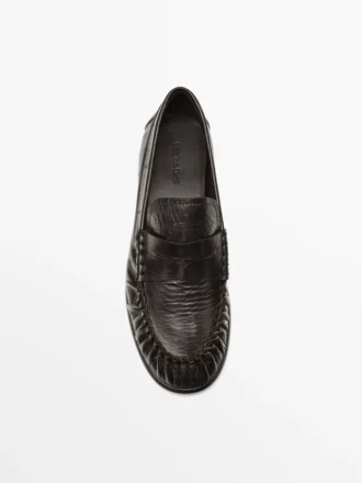 Mocasines de piel repujada