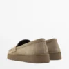 Mocasines de piel serraje con suela color caramelo Mocasines de piel serraje con suela color caramelo