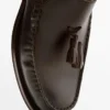 Mocasines de piel suave aceitada con borlas Mocasines de piel suave aceitada con borlas