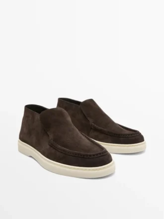 Mocasines estilo bota de piel serrada