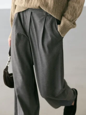 Pantalones a rayas con pinzas