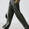 Pantalones a rayas con pinzas Pantalones a rayas con pinzas