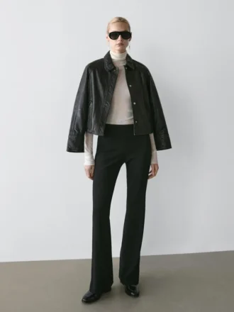 Pantalones acampanados con bolsillo