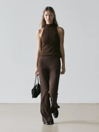Pantalones acampanados con bolsillo