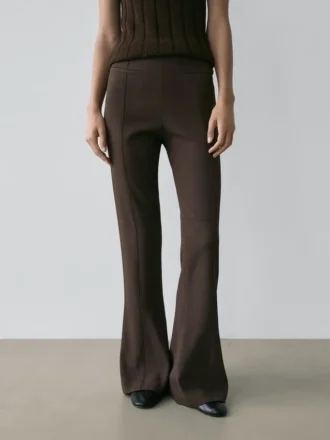 Pantalones acampanados con bolsillo