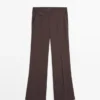 Pantalones acampanados con bolsillo Pantalones acampanados con bolsillo