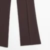 Pantalones acampanados con bolsillo Pantalones acampanados con bolsillo
