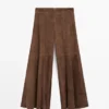 Pantalones acampanados de piel de ante Pantalones acampanados de piel de ante