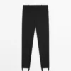 Pantalones con dobladillos elásticos Pantalones con dobladillos elásticos