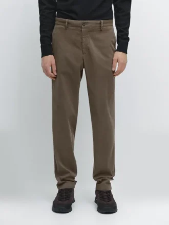 Pantalones de corte ajustado con microtextura