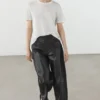 Pantalones de corte holgado de piel napa Pantalones de corte holgado de piel napa