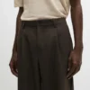Pantalones de lana con pinzas Pantalones de lana con pinzas