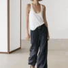 Pantalones de lino de pierna ancha con rayas finas Pantalones de lino de pierna ancha con rayas finas