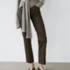 Pantalones encerados de cintura alta y pierna recta Pantalones encerados de cintura alta y pierna recta