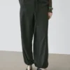 Pantalones sarouel de lana con detalle de lazo Pantalones sarouel de lana con detalle de lazo