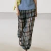 Pantalones sarouel fluidos estampados Pantalones sarouel fluidos estampados