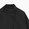 Parka corta acolchada con detalle en el cuello
