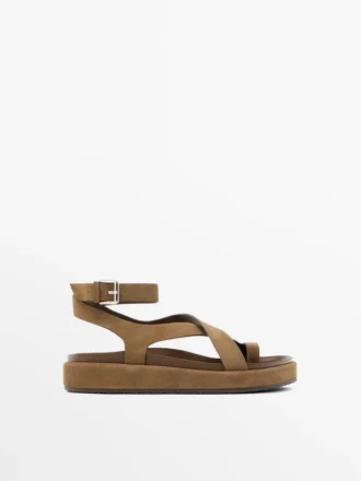 Sandalias con tiras cruzadas