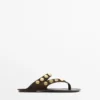 Sandalias de piel serraje con tachuelas Sandalias de piel serraje con tachuelas