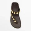 Sandalias de piel serraje con tachuelas Sandalias de piel serraje con tachuelas