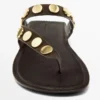 Sandalias de piel serraje con tachuelas Sandalias de piel serraje con tachuelas