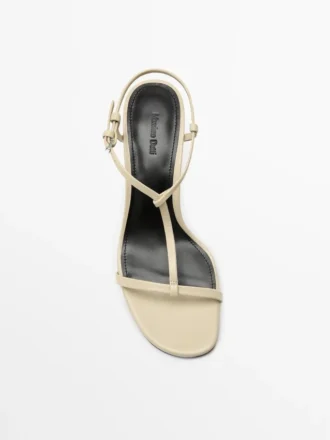 Sandalias de tacón medio con tiras Sandalias de tacón medio con tiras