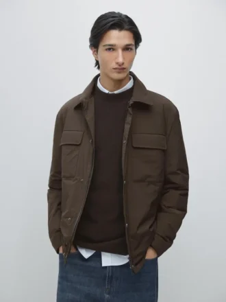 Sobrecamiseta con bolsillos y pieza de cuello