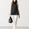 Top halter de satén con detalle de lazo Top halter de satén con detalle de lazo