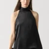 Top halter de satén con detalle de lazo Top halter de satén con detalle de lazo