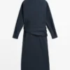 Vestido camisero midi con detalle de bufanda Vestido camisero midi con detalle de bufanda