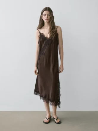 Vestido camisola con detalle de encaje