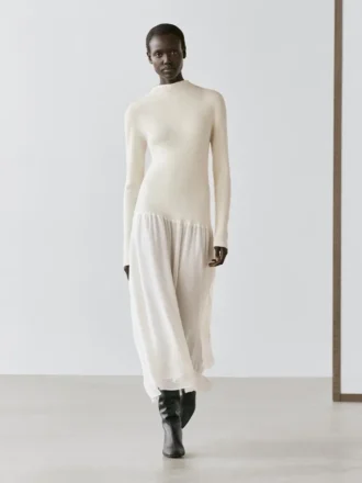 Vestido de punto con detalle a juego