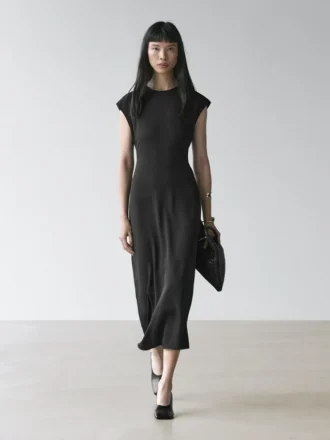 Vestido fluido de manga corta