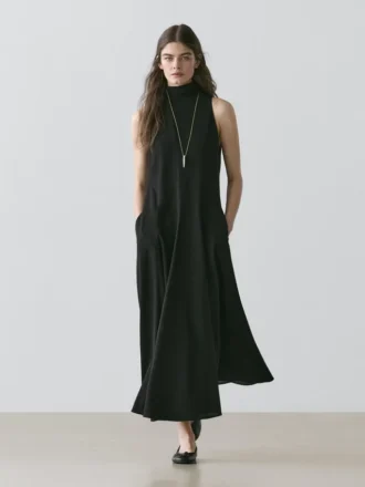 Vestido midi con cuello halter y detalle de lazo