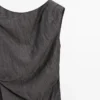 Vestido midi con detalle plisado en los hombros Vestido midi con detalle plisado en los hombros