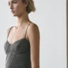 Vestido midi con tirantes Vestido midi con tirantes