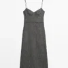 Vestido midi con tirantes Vestido midi con tirantes