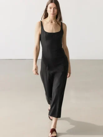Vestido midi de lino con tirantes