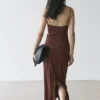 Vestido midi de mezcla de lino elástico con tirantes Vestido midi de mezcla de lino elástico con tirantes