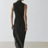 Vestido midi de punto con detalle en contraste Vestido midi de punto con detalle en contraste