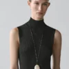 Vestido midi de punto con detalle en contraste Vestido midi de punto con detalle en contraste
