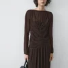 Vestido midi fluido con detalle fruncido Vestido midi fluido con detalle fruncido