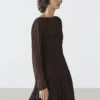 Vestido midi fluido con detalle fruncido Vestido midi fluido con detalle fruncido